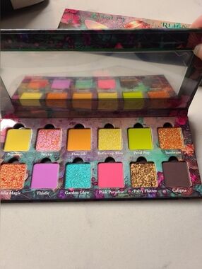 Ensley Reign Flourish Eyeshadow Palette